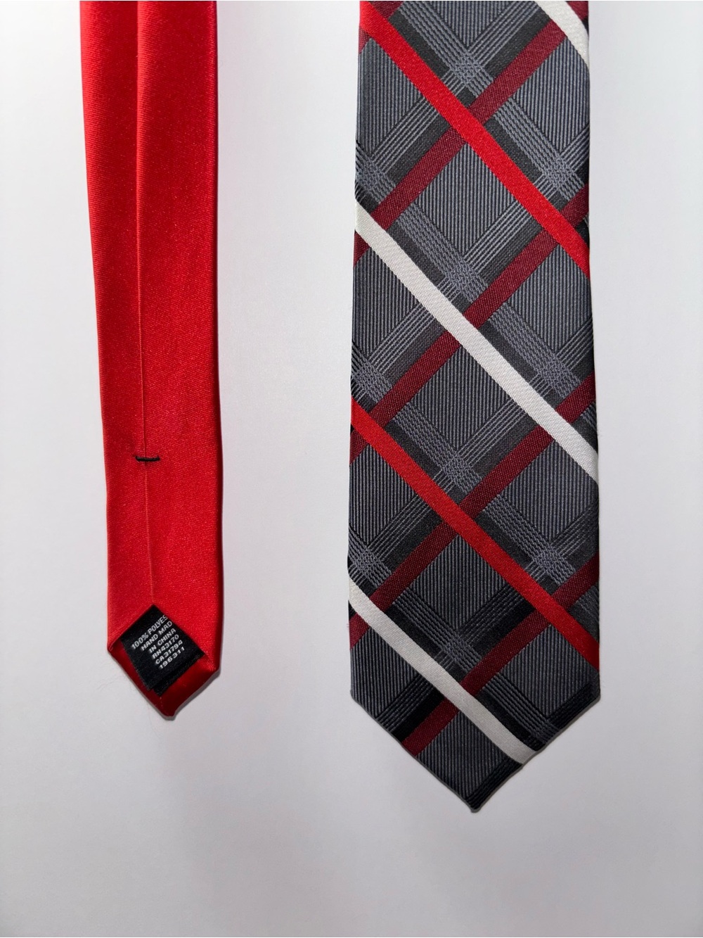 JF J Ferrar Men's Necktie Red Black Gray Plaid Skinny Narrow 100% Polyester EUC